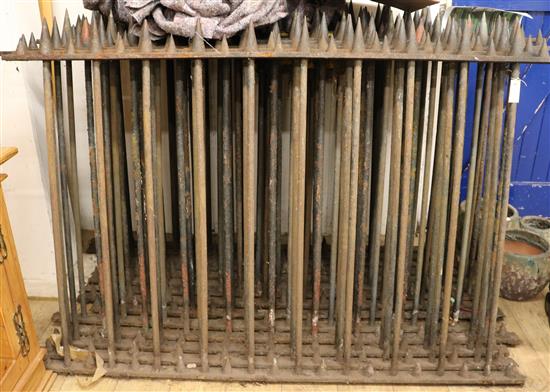 Fourteen Victorian cast iron railings from Kingston bridge length approx. 80ft., height 4ft.